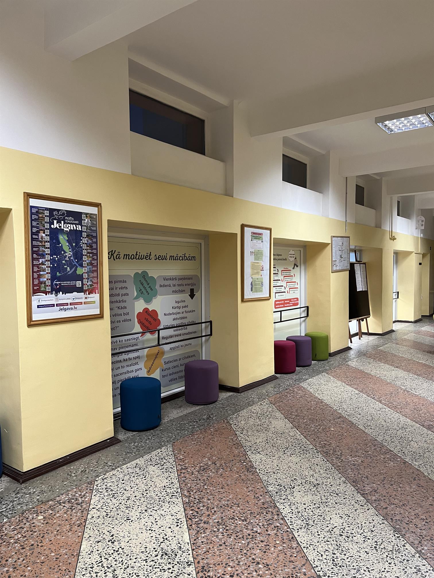 Runājošās sienas skolā