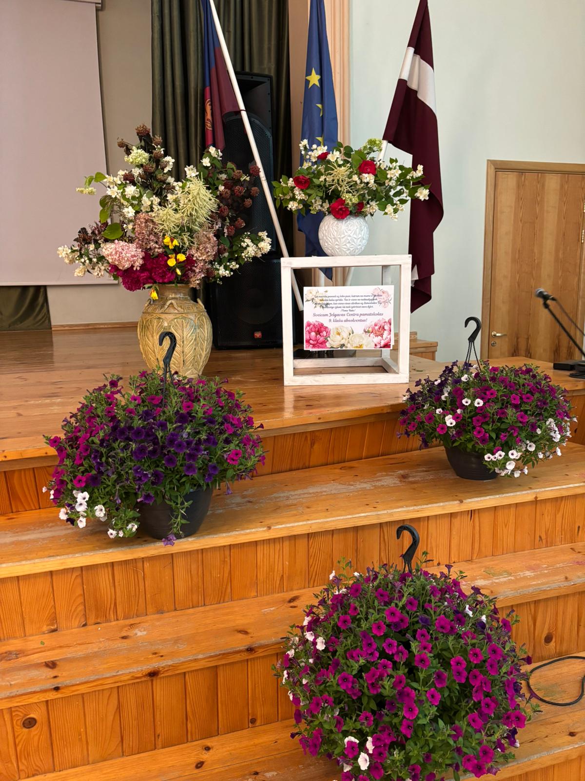4.devīto klašu izlaidums skolā.